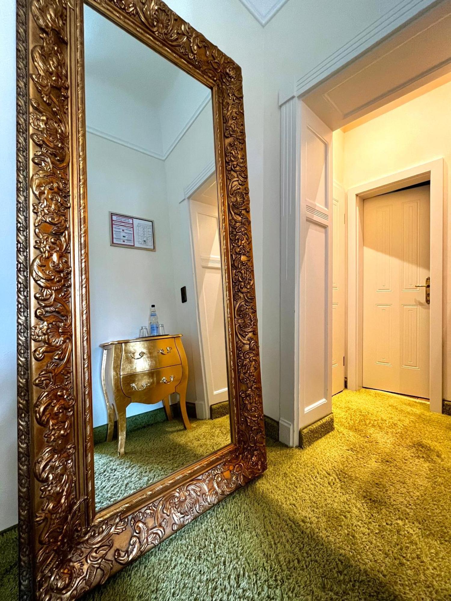 Park Villa Zentral Am Mittelrhein - Zimmer & Apartments Бопард Екстериор снимка